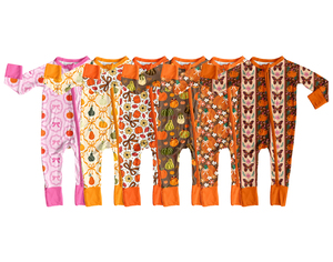 Précommande Combinaison-pyjama personnalisée OEM pour bébés filles, à manches longues, douce et extensible, avec motifs feuilles, tracteurs et citrouilles, zippée, pour l'automne - Product Image 1