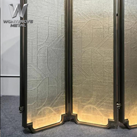 Cloison de séparation en verre moderne personnalisée, décoration en acier inoxydable 304, design de cloison de séparation pour salon