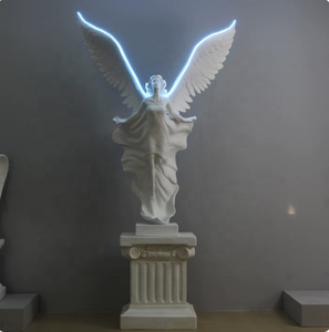 Escultura Grande Femenina, Escultura Dinámica de Fibra de Vidrio de Estilo Griego, Ángel Alado para Colgar en la Pared, en Venta - Product Image 3