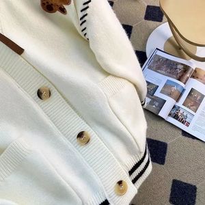 Nouveau Cardigan Décontracté Coréen en <span class=keywords><strong>Mohair</strong></span> Tricoté Style Halter avec Boutons et Dentelle pour Femme – Look Superposé Automne/Hiver, Col en V - Product Image 4
