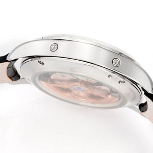 Reloj Premium para Hombre con Indicador de Día y Fecha. Esfera blanca y correa de cuero negra, cronometraje preciso para uso diario. - Product Image 5