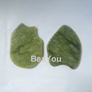 <span class=keywords><strong>Pierre</strong></span> Gua Sha <span class=keywords><strong>de</strong></span> néphrite verte personnalisée en vrac pas cher avec des dents Quartz véritable Jade Gua Sha cristal visage grattage conseil Unique Gua Sha - Product Image 5