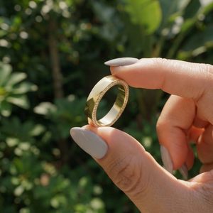 Anillo de Oro Sólido de 10K Unisex con Diamantes Facetados, Anillo de Boda Geométrico de Doble Cara con Diamantes Redondos de 1.20mm para Hombre y Mujer - Product Image 5