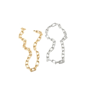 大胆なY2K風チャンキー長方形リンクチェーンチョーカーネックレス レディース用 大胆なステートメント ゴールドメッキステンレススチール ゴシックネックレス - Product Image 3