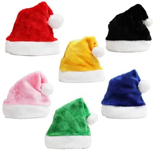 قبعات سانتا من البوليستر 100% متعددة الألواح من النسيج السميك قبعات الكريسماس للبالغين للبيع بالجملة