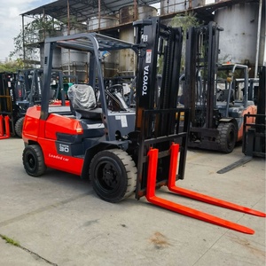 Toyota 7F/8FD30/FDZN30 son carretillas elevadoras diésel de 3 toneladas con un rendimiento potente y son bastante populares en el mercado de carretillas elevadoras usadas - Product Image 4