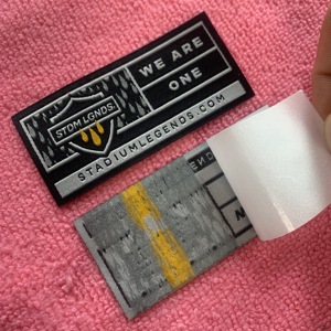 Etichetta Tessuta Damascata con Incollatura a Caldo Tagliata al Laser, Lavabile e Termoadesiva per Colletti di Abbigliamento e <span class=keywords><strong>Scarpe</strong></span> - Product Image 1