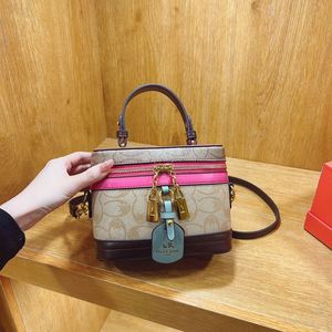 Petit sac carré rétro de style français avec fermeture éclair et motifs géométriques - Sac à main élégant pour femmes.651 - Product Image 4