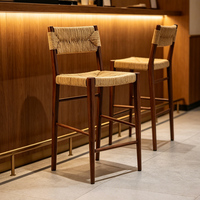 Chaise de bar vintage en rotin tressé de style mid-century, tabouret de comptoir en bois et rotin pour la maison