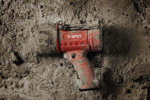 Projecteur étanche 1350 lumens, indice de protection IP67, 4 modes d'éclairage, flottant et submersible pour le travail et l'extérieur - Product Image 2