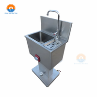 Équipement automatique d'abattoir Lavabo à main avec dispositif de stérilisation à couteau