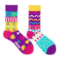 AB Socks Cartoon gebreid asymmetrisch ontwerp Trendy eigenzinnig kleurrijk paar tot halverwege de kuit