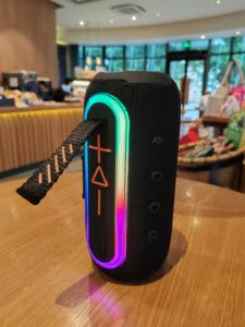 ลำโพงบลูทูธไร้สายพกพา RBG ราคาโรงงาน มินิ USB AUX RGB สำหรับใช้งานกลางแจ้ง วัสดุพลาสติก ใช้แบตเตอรี่ รองรับ <span class=keywords><strong>Spotify</strong></span> - Product Image 5