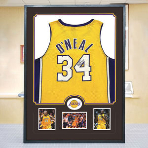 Cadres photo haut de gamme personnalisés en bois massif écologique pour maillots de sport, avec logo personnalisé et impression UV, à suspendre pour la décoration intérieure - Product Image 6