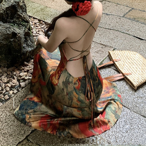 Zarif Modern Omuzları Açık Renkli Çiçek Desenli Balık Kuyruğu Etekli Dar Kesim Şifon Yırtmaçlı Şık Yaz Partisi Elbisesi - Product Image 3