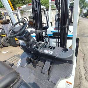 Montacargas TCM 25 de Uni Carriers, Blanco con Franjas Azules, Equipo Industrial Usado, 1 Año de Garantía, 2500 kg, Alta Eficiencia Operativa - Product Image 6
