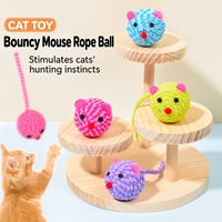 Jouet interactif pour chat en forme de balle avec son de grincement et queue en corde élastique pour chats d'intérieur et chatons