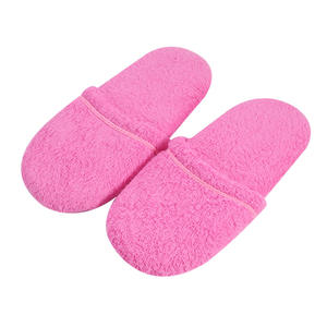 Échantillon gratuit de pantoufles en forme de vache pour femmes, pantoufles en peluche, pantoufles d'hiver mignonnes - Product Image 3