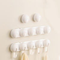 Crochet mural pliable sans perçage pour suspendre vêtements derrière la porte d'entrée, la salle de bain ou la penderie