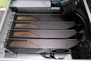 ฐานรองคอมพิวเตอร์แบบติดตั้งบนแร็ค PEX88096 4-GPU PCIe 4.0 แท่นขยายภายในเซิร์ฟเวอร์ GPU ประหยัดพลังงาน DDR4 - Product Image 3