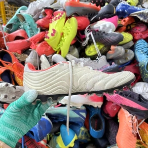 S25-C prezzo di fabbrica usato scarpe da calcio all'ingrosso grande quantità di scarpe da calcio miste balle per gli uomini di alta qualità scarpe da calcio - Product Image 3