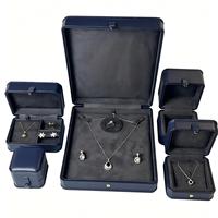 Coffret à bijoux en cuir PU de qualité supérieure avec insert en velours gris, boîte cadeau pour ranger bagues, colliers, boucles d'oreilles et bracelets