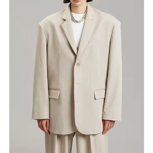 Giacca da donna Beige a medio peso vestibilità oversize Silhouette imbottita sulle spalle con patta tasche anteriori con bottone sul davanti <span class=keywords><strong>blazer</strong></span> oversize - Product Image 3
