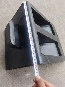 <strong>Good</strong> <strong>Quality</strong> 330*290*270Mm Solid Rubber Heavy Duty <strong>Wheel</strong> <strong>Chocks</strong> - Product Image 3