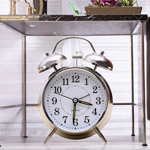 Reloj despertador de escritorio plateado moderno de 4 pulgadas para niños, luz nocturna creativa, efecto amanecer, cuarzo, mesa inteligente, Metal, encontrar niños - Product Image 3