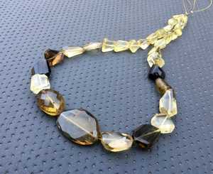 Vente en gros de 30 pièces de pépites à facettes en quartz citron naturel de haute qualité en forme de pépites à facettes en quartz citron jaune véritable - Product Image 2