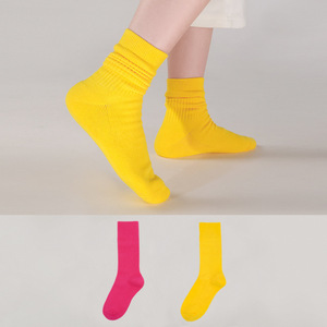 YJ013 Chaussettes tube en coton tricoté pour le printemps et l'été, couleur unie, haute saturation, couleur bonbon, taille unique, <span class=keywords><strong>vente</strong></span> en gros, directement <span class=keywords><strong>de</strong></span> l'usine - Product Image 3