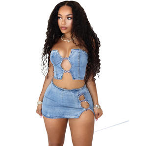 Promo Musim Panas Set Denim Wanita Terbaru Atasan Crop Top Tanpa Tali Seksi Model Berlubang Rok Mini Jeans Set 2 Potong Wanita - Product Image 5