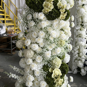 Arreglo Floral Artificial Promise, Mezcla de Rosas Blancas y Follaje, Hecho a Mano, Decoración Clásica para Bodas - Product Image 3