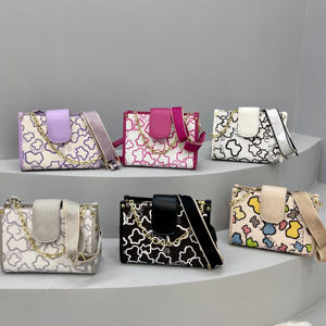 Bolso Bandolera con Letras de Dibujos Animados de Osito, Bolso de <span class=keywords><strong>Mujer</strong></span> Nuevo y Versátil, Bolso de Hombro Simple con Cadena - Product Image 1