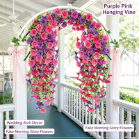 Guirlande suspendue avec des fleurs artificielles de gloire du matin pour la décoration de jardin en plein air, les mariages et la décoration murale à la maison