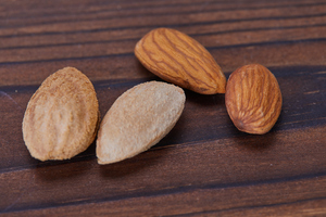 Núcleos de Albaricoque de Primera Calidad, Frutos Secos Baratos, Almendras - Product Image 2