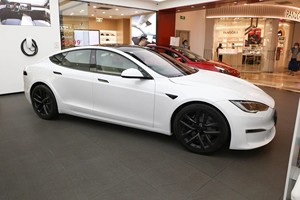 Tesla Model S <span class=keywords><strong>2023</strong></span> Usado, Auto Eléctrico de Lujo de Largo Alcance, Sedán EV con Doble Motor, Carga Rápida, Exportado de China a Países del Golfo - Product Image 3