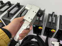 TIPTOP Nouvelle conception 200W Nettoyeur laser portable à impulsions pour le bois et la rouille métallique en quelques secondes Machine de nettoyage laser portable pour la rouille métallique