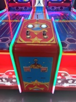 Jeu de bowling de sports d'intérieur à double position à jetons avec des lumières colorées