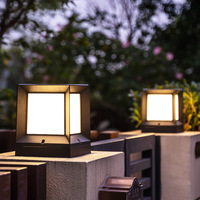 Lampe LED pour poteau de clôture de portail Lumière de pilier de jardin Imperméable à l'eau Décoration et éclairage Caractéristique Colonne lumineuse