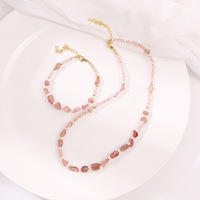 Collier et bracelet en perles de cristal de fraise rose, perles d'eau douce naturelles, acier inoxydable, chaîne réglable plaquée or, bijoux