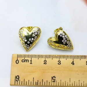 ของขวัญวันครบรอบสำหรับผู้หญิง ต่างหูรูปหัวใจวงรีทองเหลืองชุบทอง 18K เครื่องประดับแฟชั่น - Product Image 6