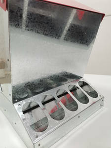 <span class=keywords><strong>Broiler</strong></span> ve damızlık için özel otomatik tavuk besleyici yeni ev kullanımı çiftlik için galvanizli Metal kanatlı besleyici - Product Image 5