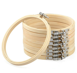 Aros de <span class=keywords><strong>Bordado</strong></span> de Bambú Natural de Primera Calidad Ajustables de Alta Calidad para Punto de Cruz, Manualidades <span class=keywords><strong>y</strong></span> <span class=keywords><strong>Costura</strong></span> <span class=keywords><strong>a</strong></span> <span class=keywords><strong>Mano</strong></span> - Product Image 1