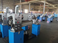 Machine de tour d'établi 52mm alésage de broche 1000mm C0636B en stock