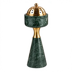 Perfumando la ropa: A veces, las personas exponen sus prendas al humo de Bakhoor para darles una fragancia agradable. - Product Image 1