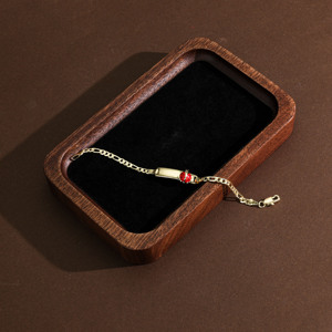 Braccialetto per Bambini CM Jewelry Placcato <span class=keywords><strong>Oro</strong></span> 14K con Ciondoli Smaltati Fragola e Ciliegia, <span class=keywords><strong>Bracciale</strong></span> a Maglie per Bambini, Regalo per Baby Shower per Bambina e Bambino - Product Image 4