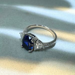 แหวนเพชรเซอร์โคเนียคิวบิก 8*10 มม. เกรด 5A เงินแท้ 925 ประดับไพลิน 3 กะรัต สำหรับงานหมั้นและงานแต่งงานของผู้หญิง SPJ - Product Image 4