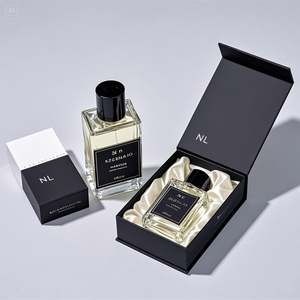 กล่องของขวัญแม่เหล็กสำหรับบรรจุภัณฑ์เครื่องสำอางขนาดเล็กพร้อมโลโก้สั่งทำ ขวดน้ำหอม กล่องบรรจุภัณฑ์แบบนูนลายเคลือบ UV ทันสมัย หรูหรา รีไซเคิลได้ - Product Image 4