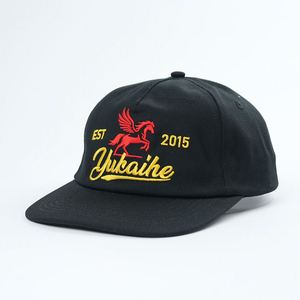 Casquette de baseball non structurée en coton noir uni à 5 panneaux avec broderie, style papa, réglable avec boucle et fermeture snapback, personnalisable avec logo - Product Image 2